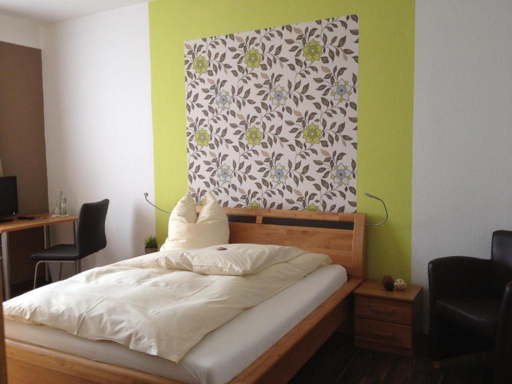 Landhotel Zur Alten Kaserne Ebern Ruang foto